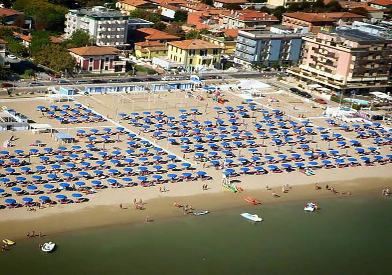 Hotel Villa Laura Rimini Exterior photo
